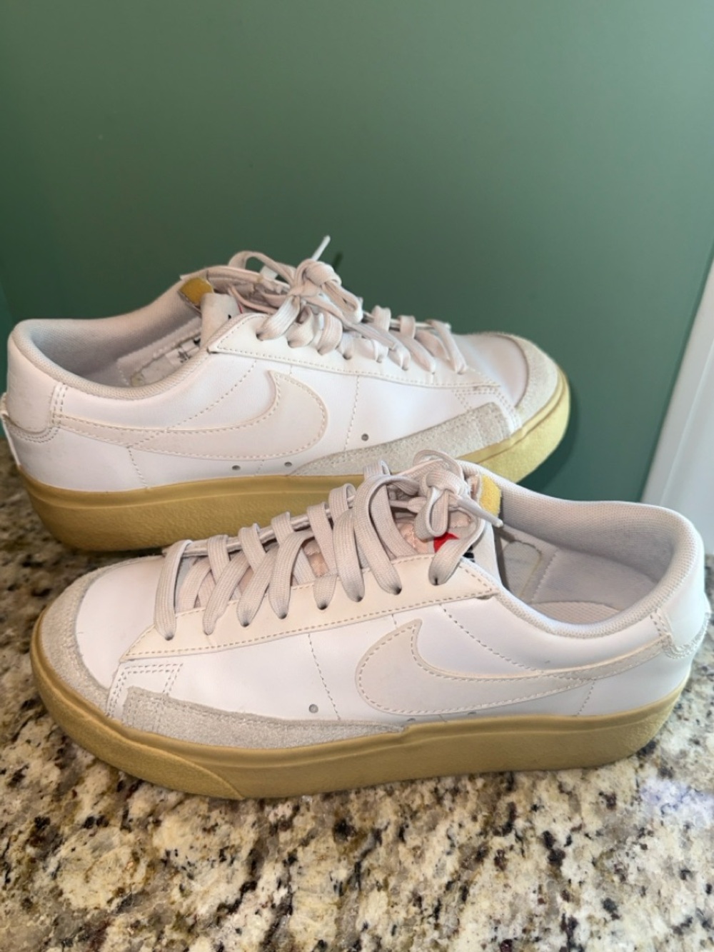 Nike Women’s Sz 8.5 White Leather Low-Top Sneakers with Gum-Style Sole